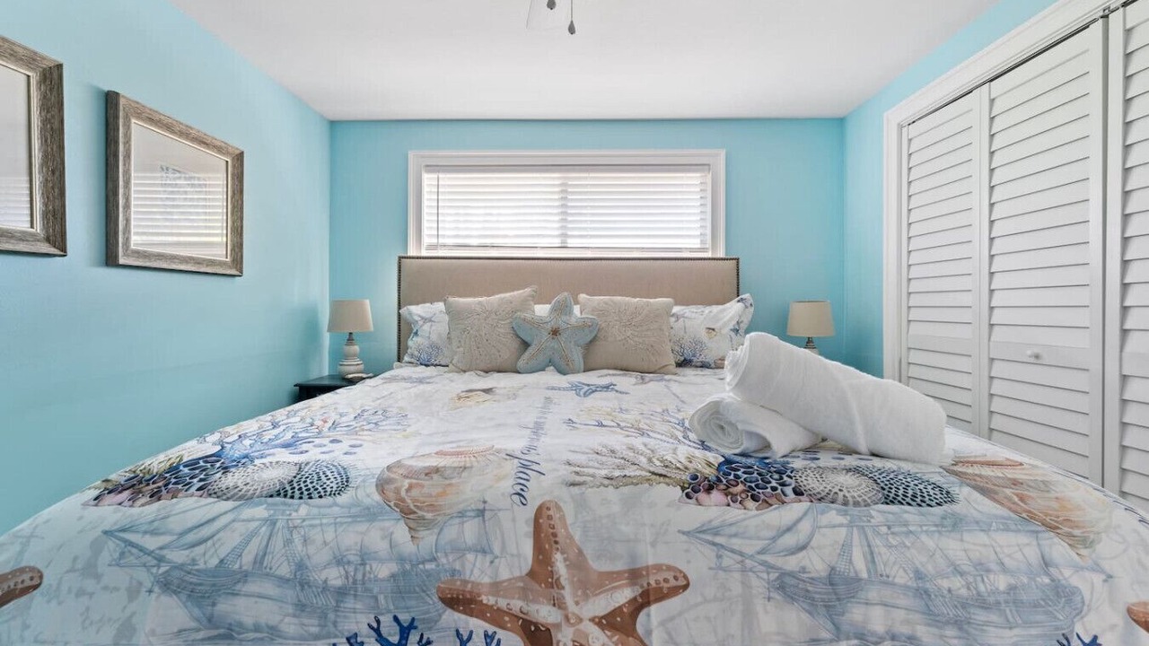 Photo of Bedroom in Holmes Beach