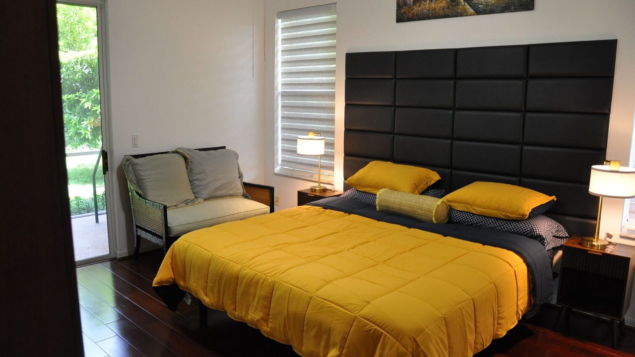 Photo of Bedroom in Crown Pointe