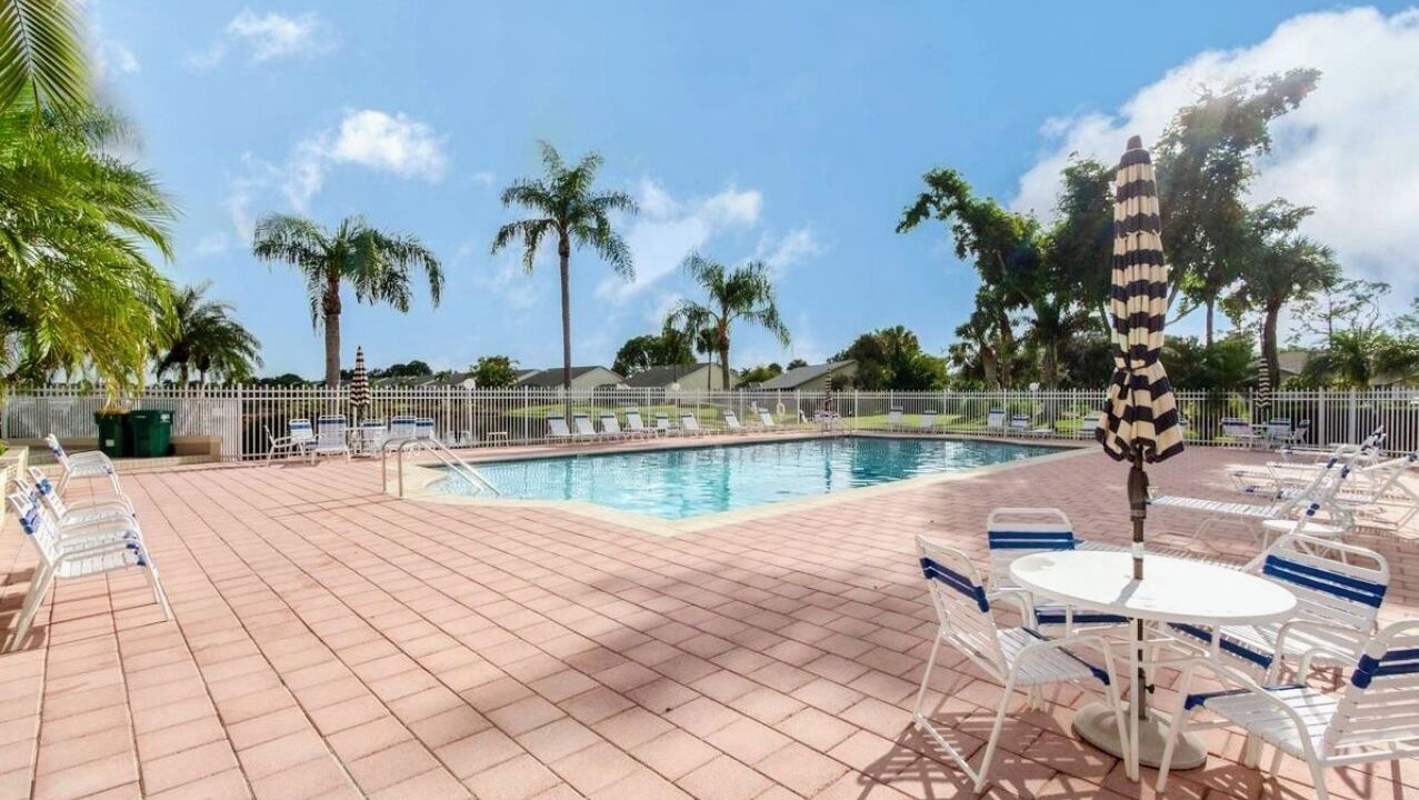 Photo of Outdoor in Crown Pointe