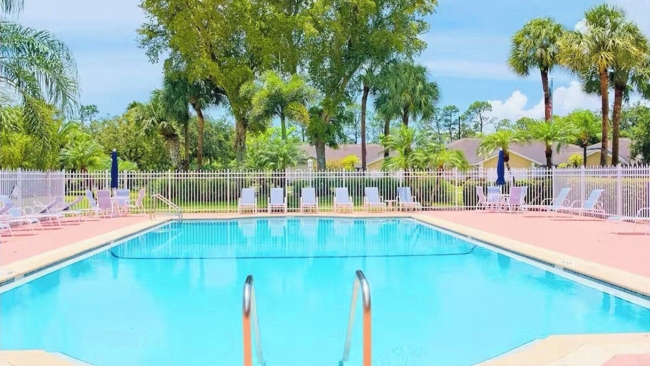Photo of Outdoor in Crown Pointe