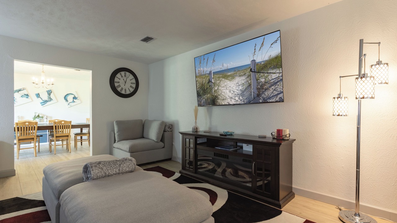 Photo of Livingroom in Foley