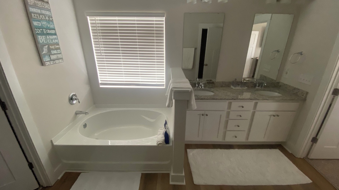 Photo of Bathroom in Gulf Breeze