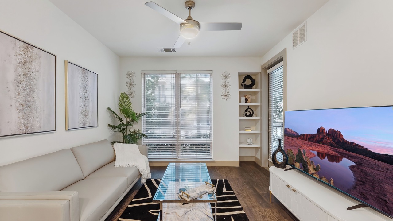 Photo of Livingroom in Addison