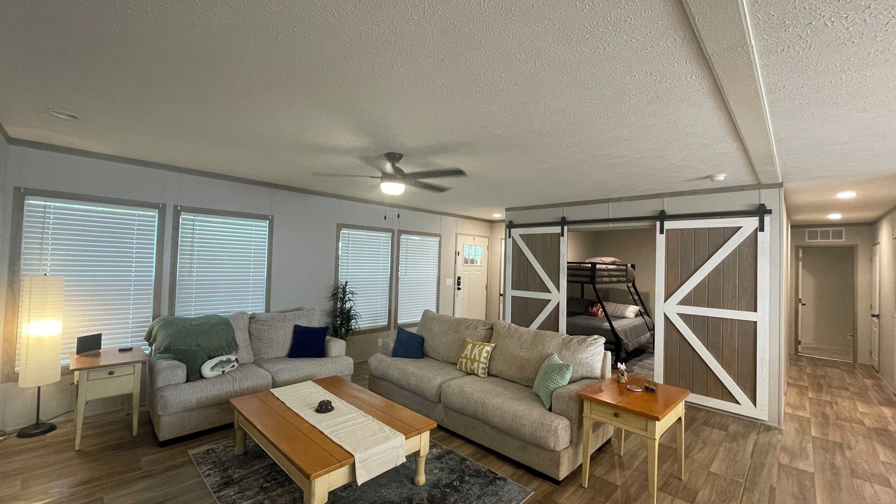 Photo of Livingroom in Mead