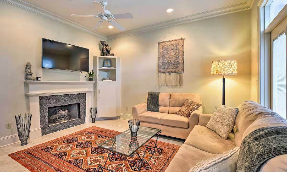 Photo of Livingroom in Lakeview