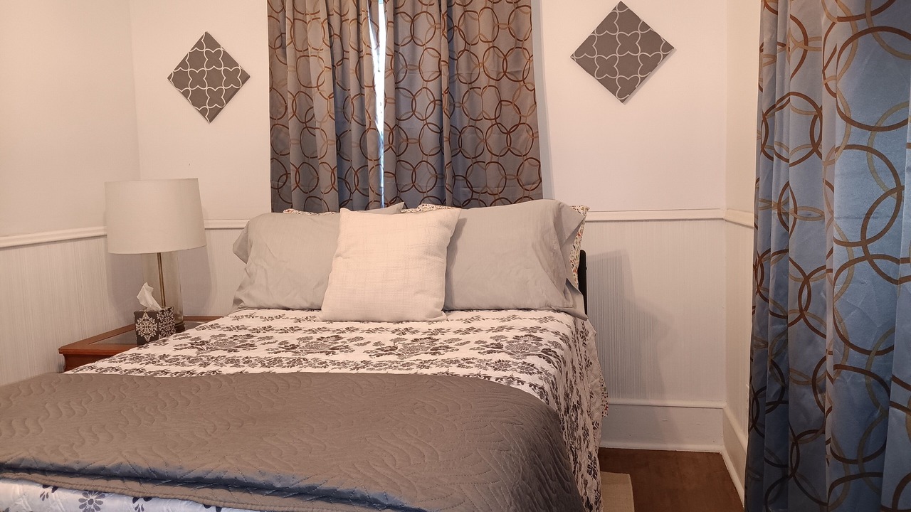 Photo of Bedroom in Shaw