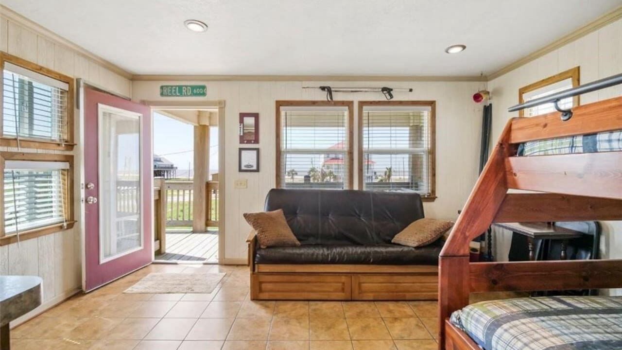 Photo of Livingroom in Holly Beach