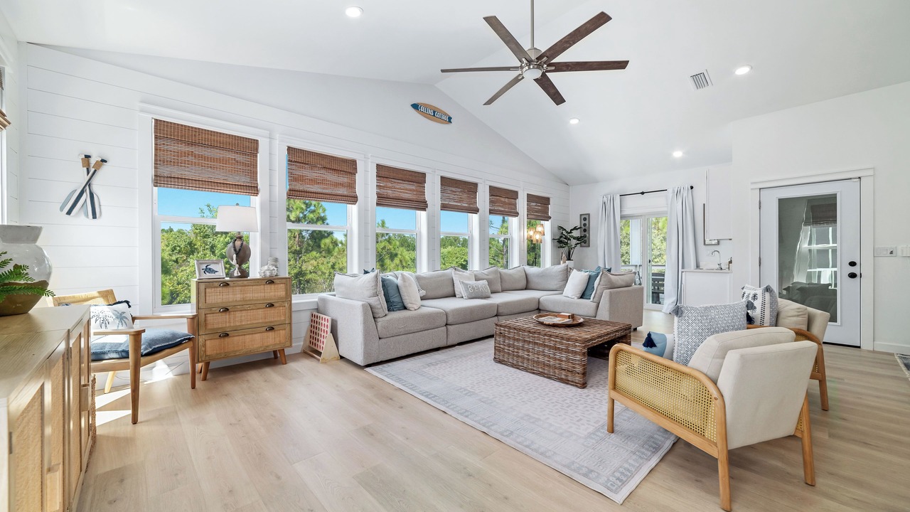 Photo of Livingroom in Ono Island