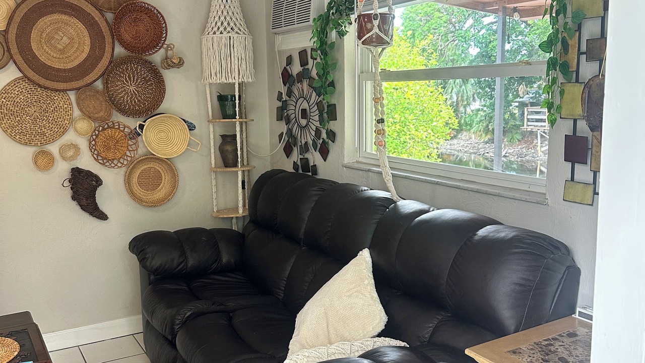 Photo of Livingroom in Golden Gate