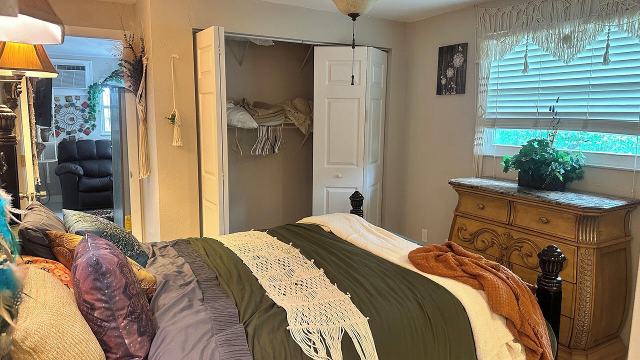 Photo of Bedroom in Golden Gate