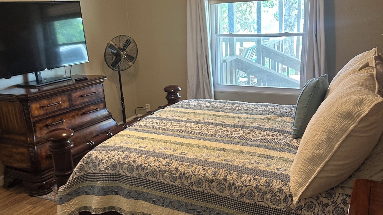 Photo of Bedroom in Navarro County
