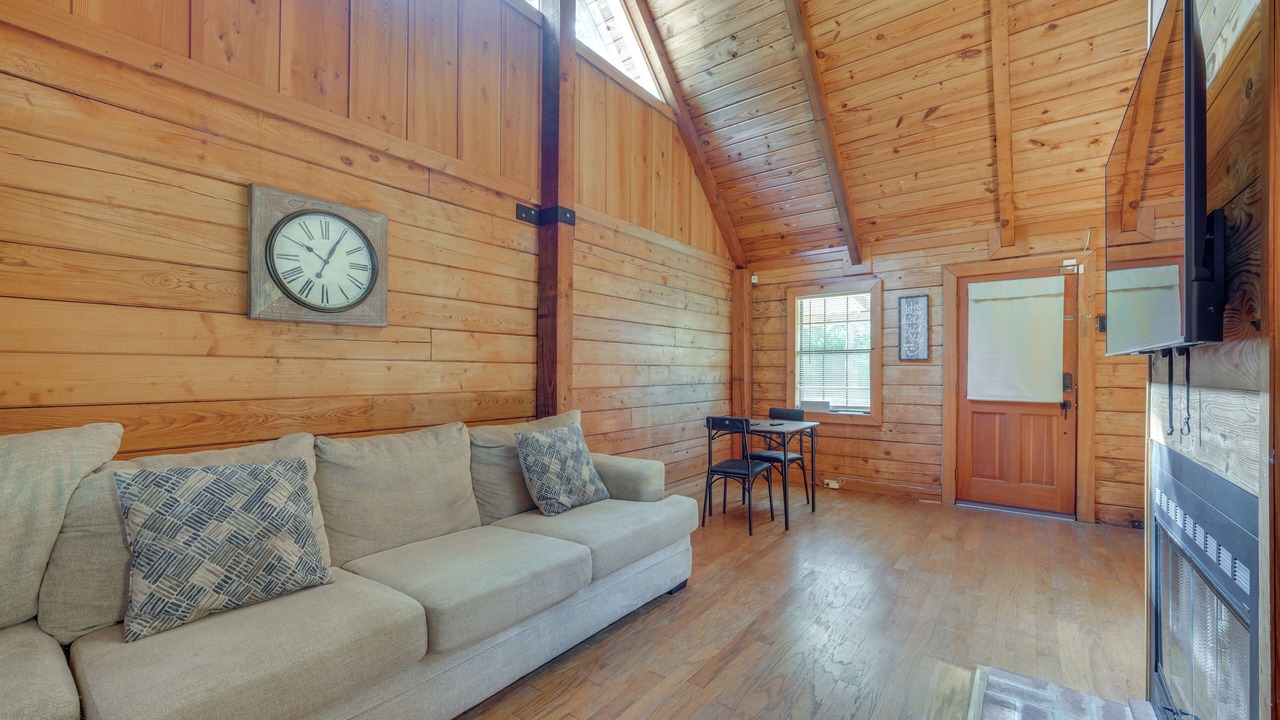 Photo of Livingroom in Duson