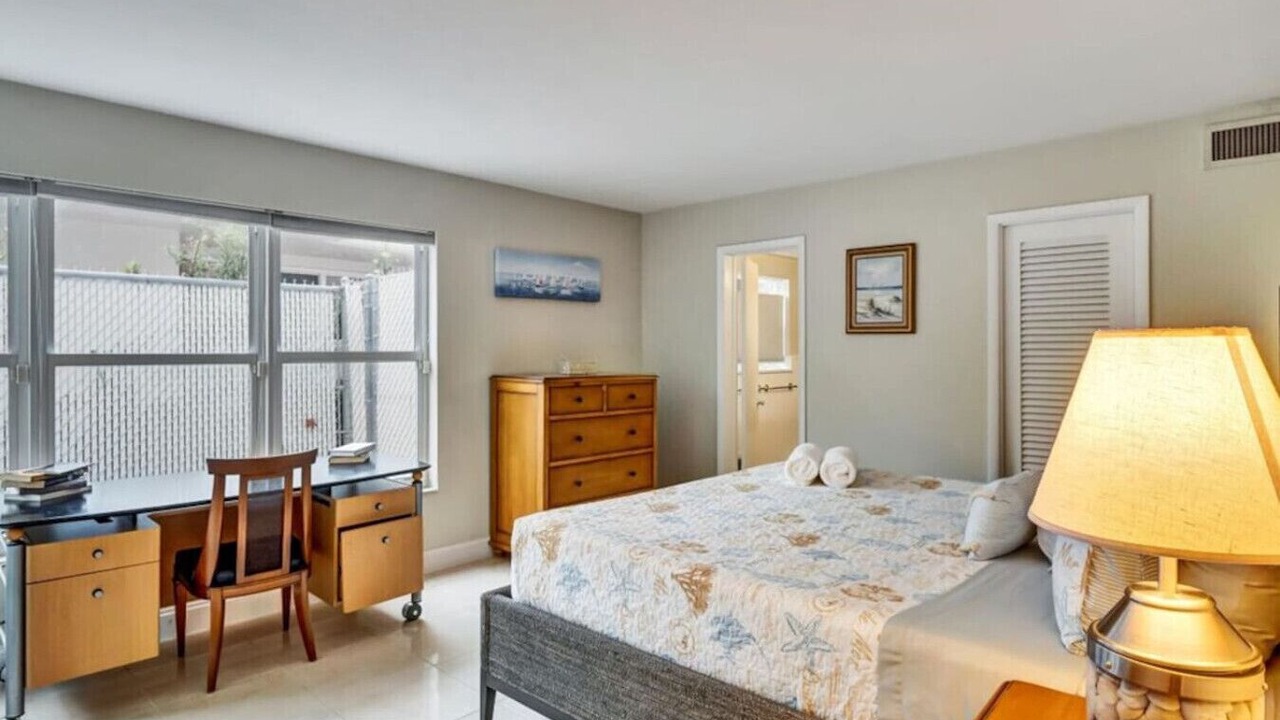Photo of Bedroom in Lauderdale Beach