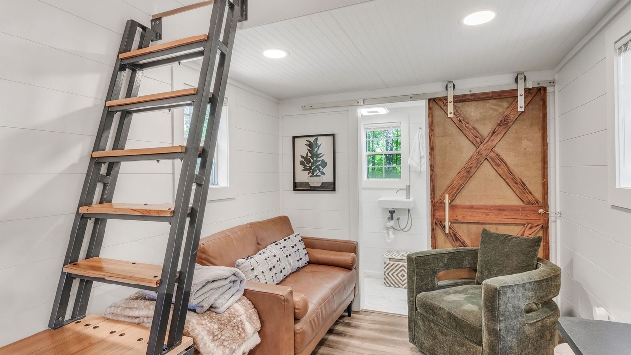 Photo of Livingroom in Starkville