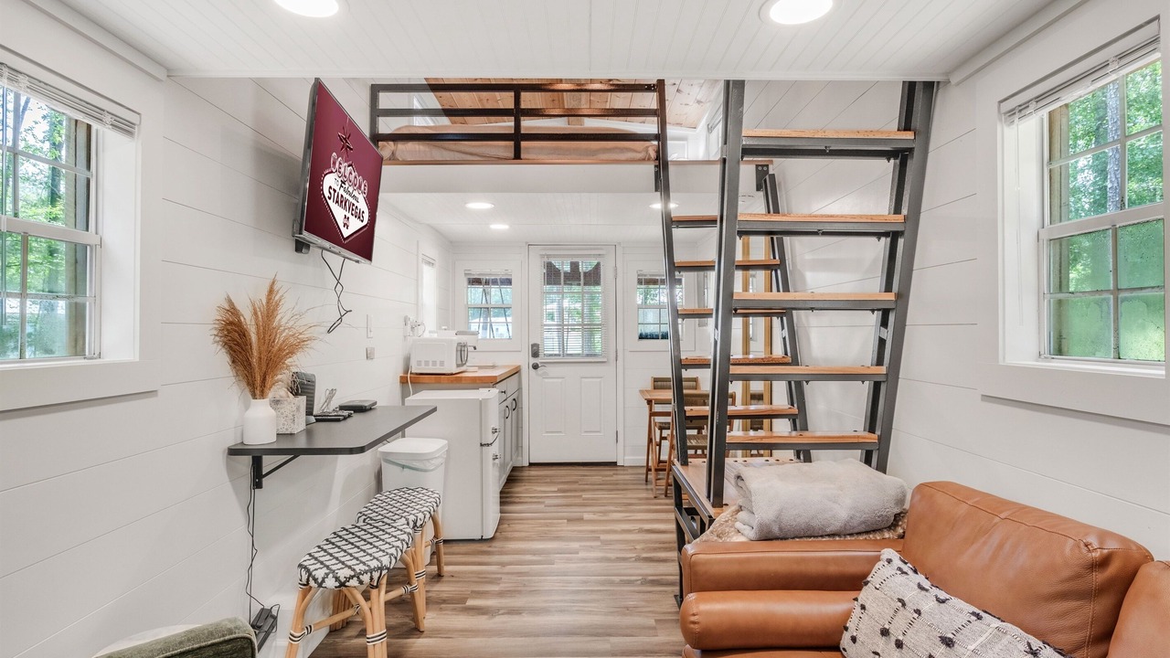 Photo of Livingroom in Starkville