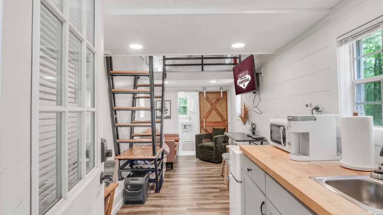 Photo of Livingroom in Starkville