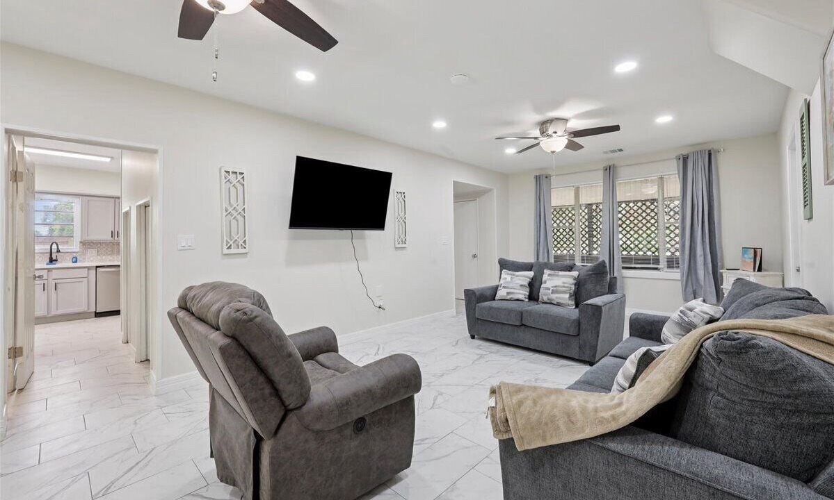 Photo of Livingroom in Bridge City