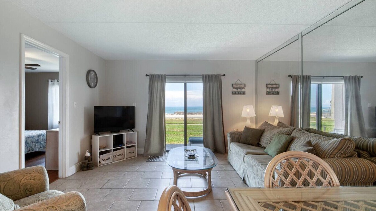 Photo of Livingroom in Ormond-by-the-Sea