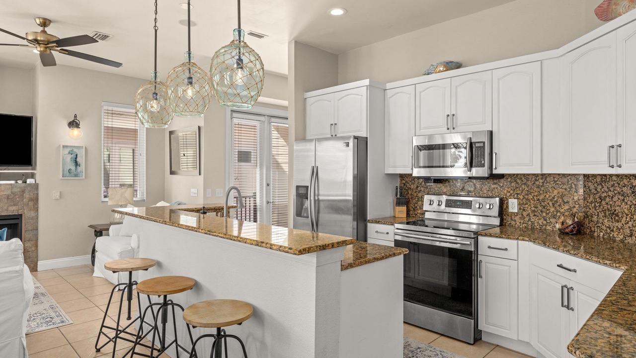 Photo of Kitchen in Laguna Beach Estates