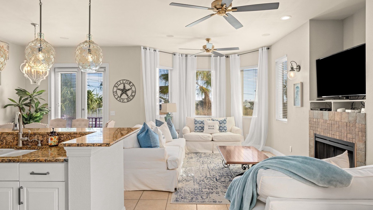 Photo of Livingroom in Laguna Beach Estates