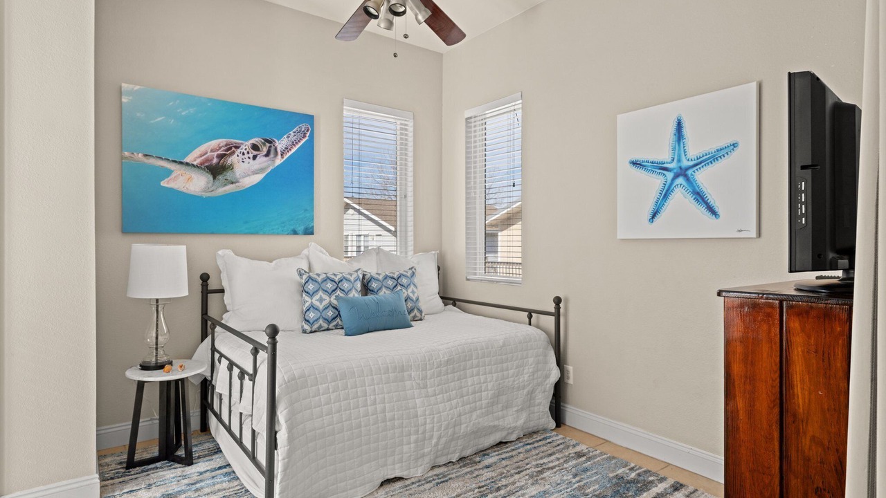 Photo of Bedroom in Laguna Beach Estates