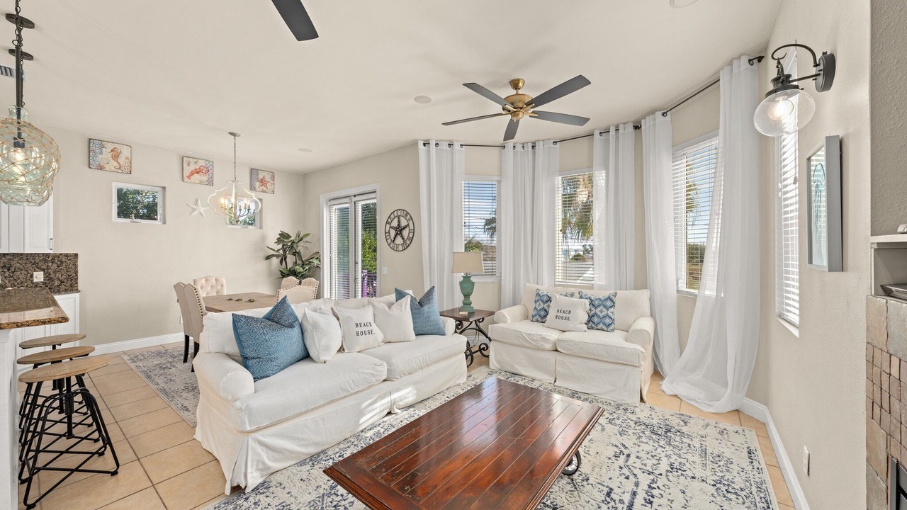 Photo of Livingroom in Laguna Beach Estates