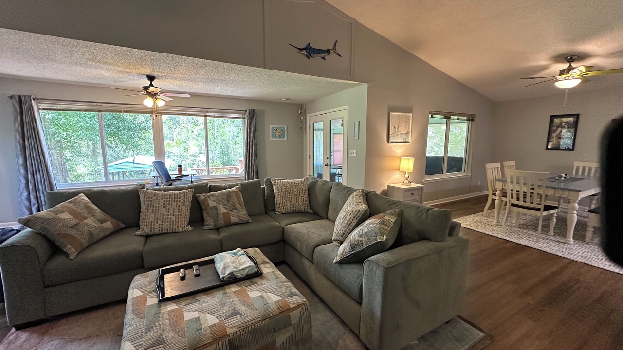 Photo of Livingroom in Milton