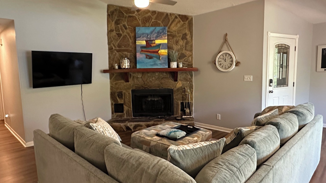 Photo of Livingroom in Milton