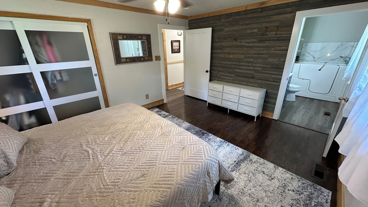 Photo of Bedroom in Salem