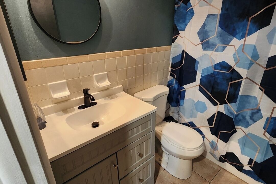 Photo of Bathroom in Aloha Gardens