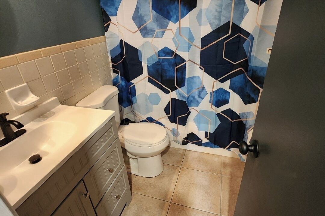 Photo of Bathroom in Aloha Gardens