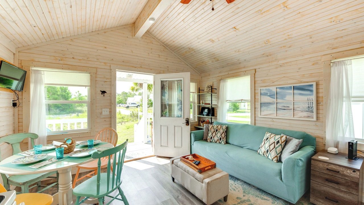 Photo of Livingroom in Carrabelle