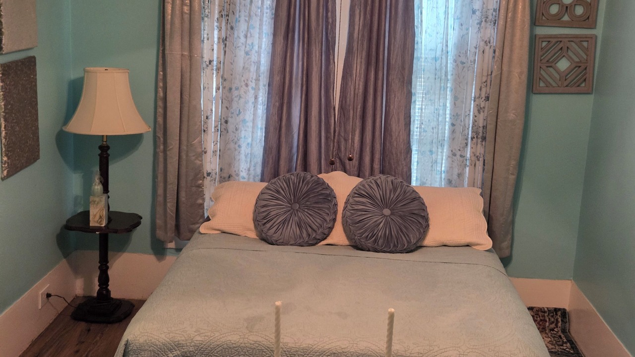 Photo of Bedroom in Hattiesburg