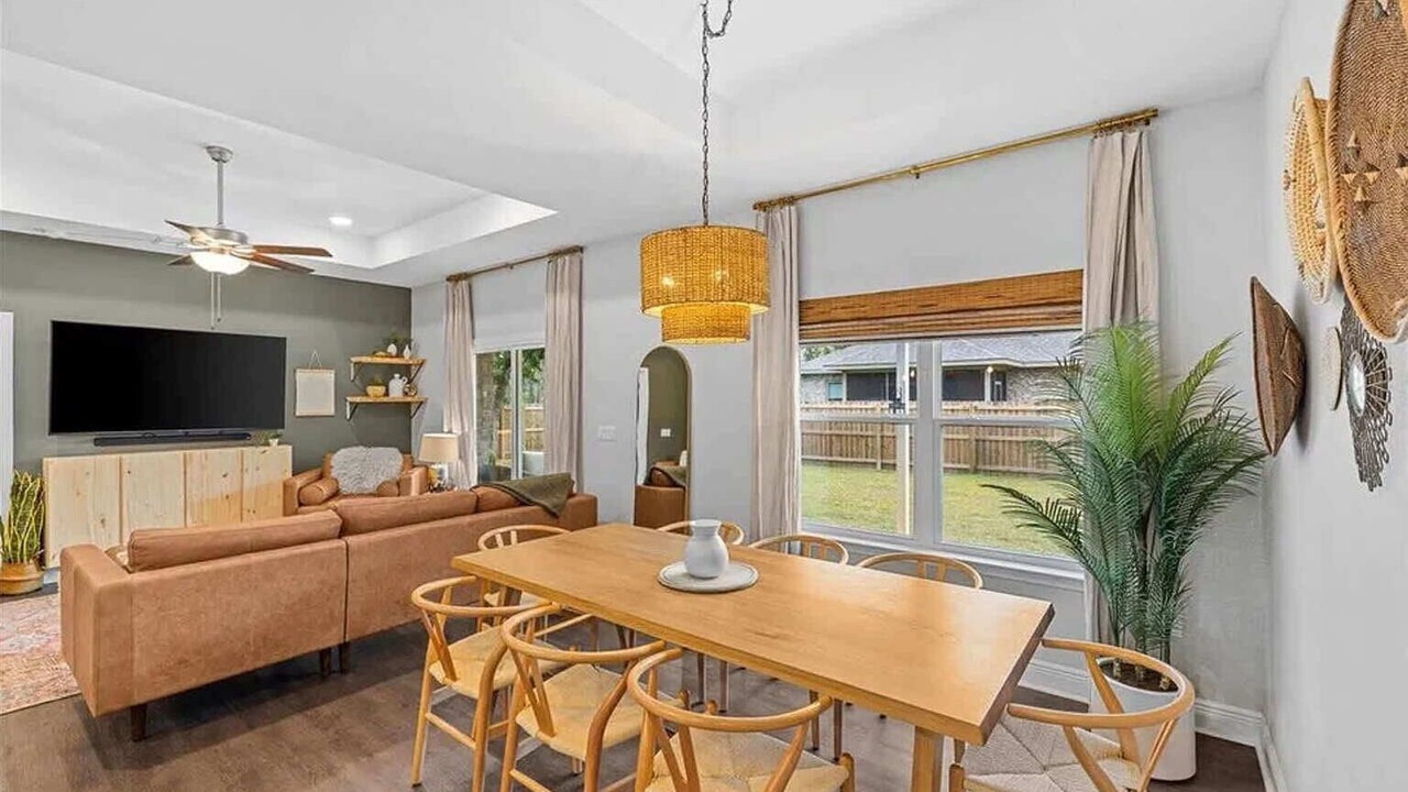 Photo of Livingroom in Gulf Breeze