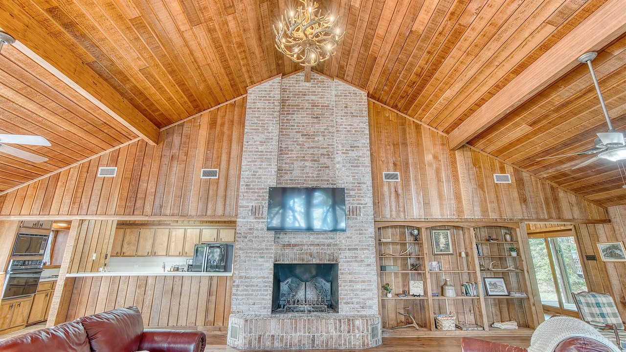 Photo of Livingroom in South Toledo Bend