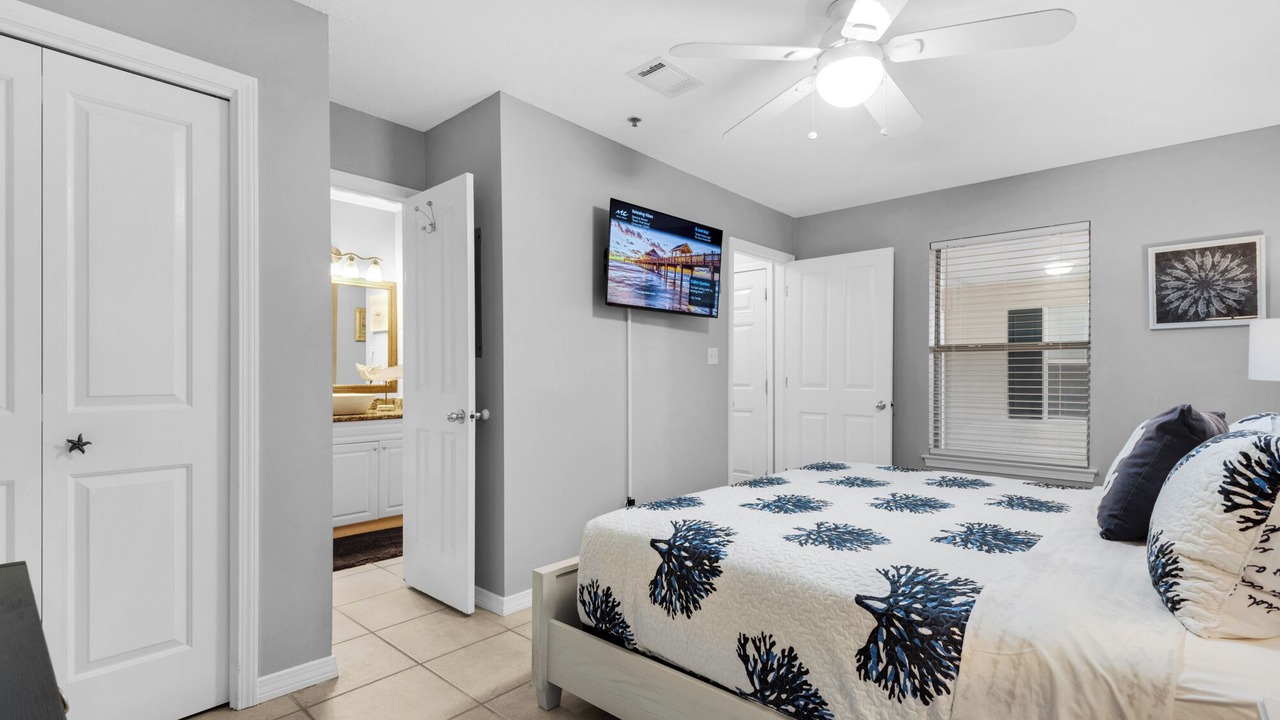 Photo of Bedroom in Crystal Beach