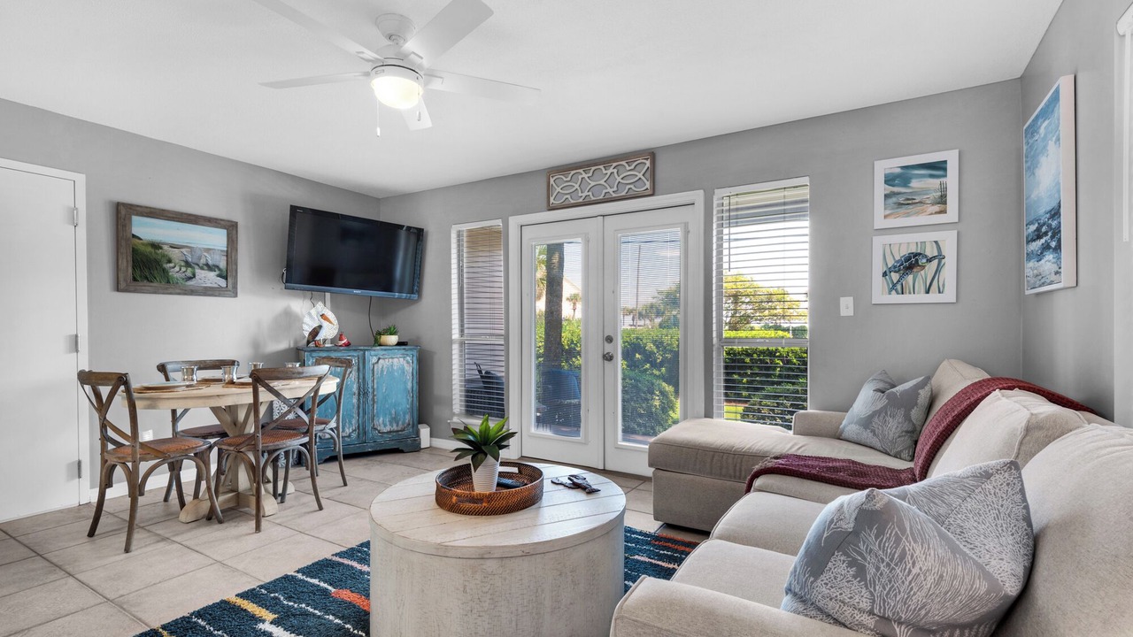 Photo of Livingroom in Crystal Beach