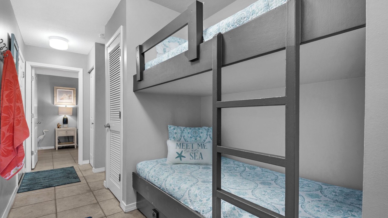Photo of Bedroom in Crystal Beach