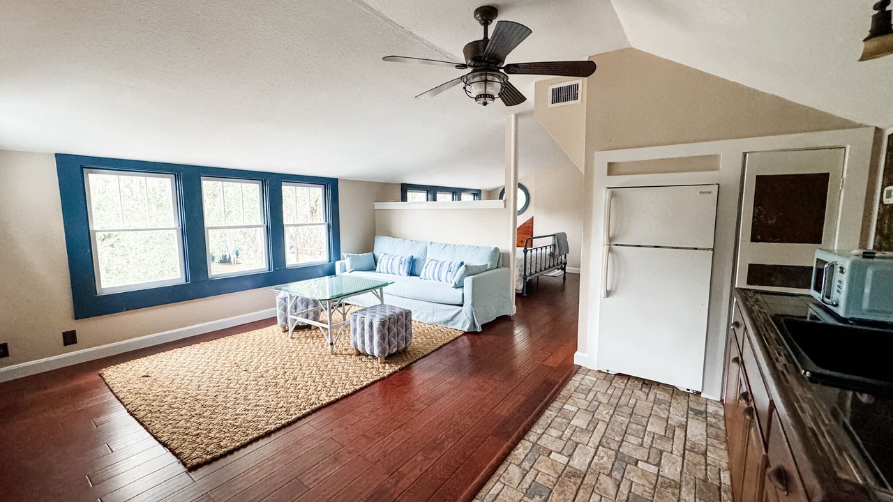 Photo of Livingroom in Historic Downtown Apalachicola