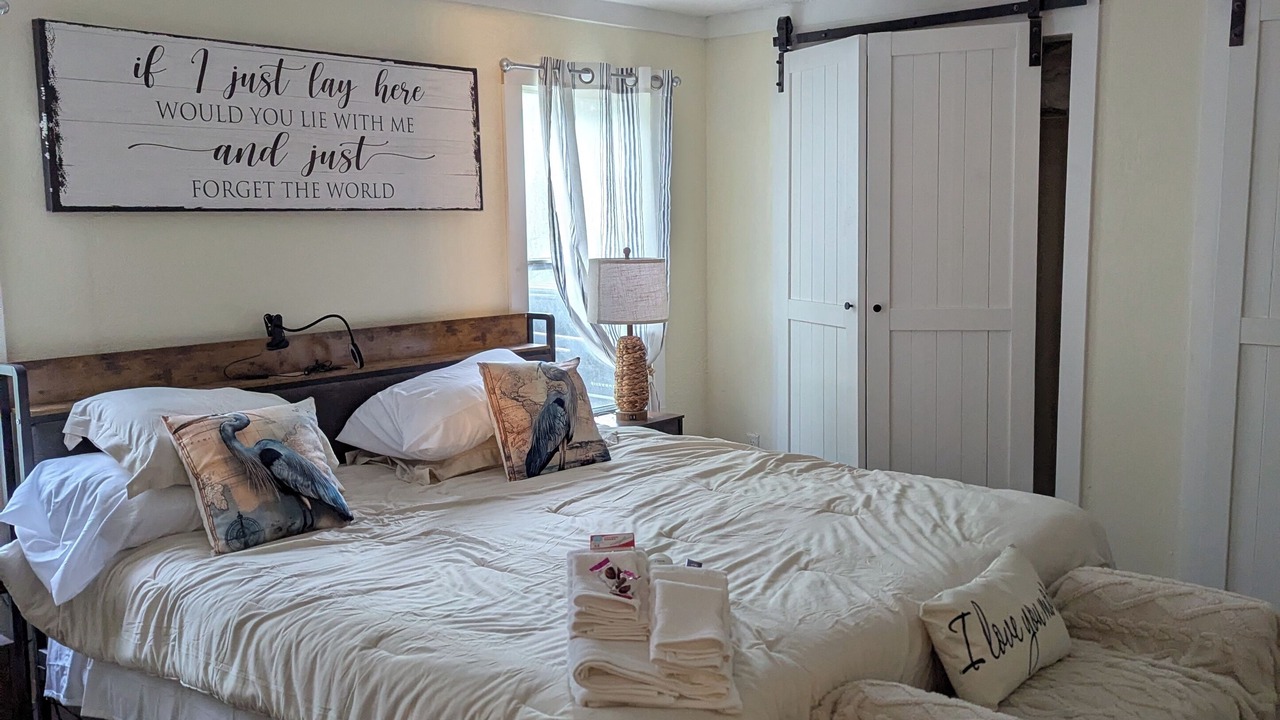 Photo of Bedroom in Salem