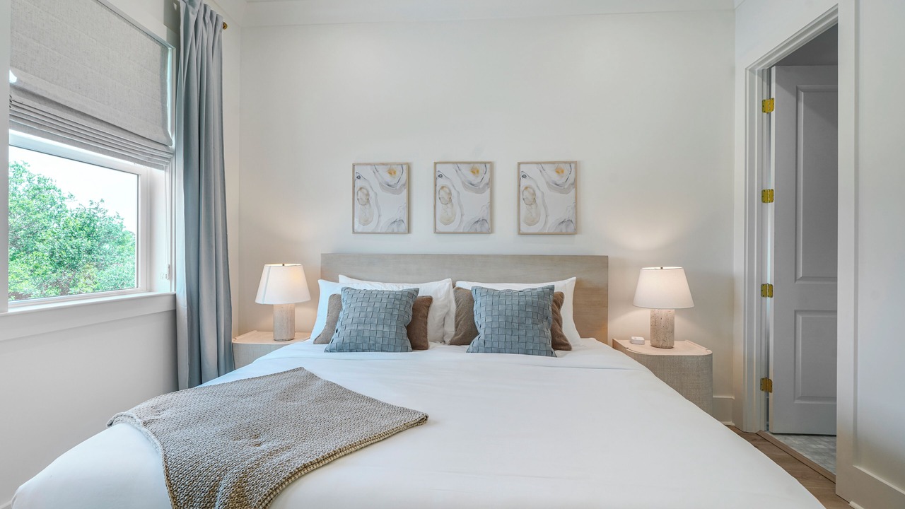 Photo of Bedroom in Henderson Point