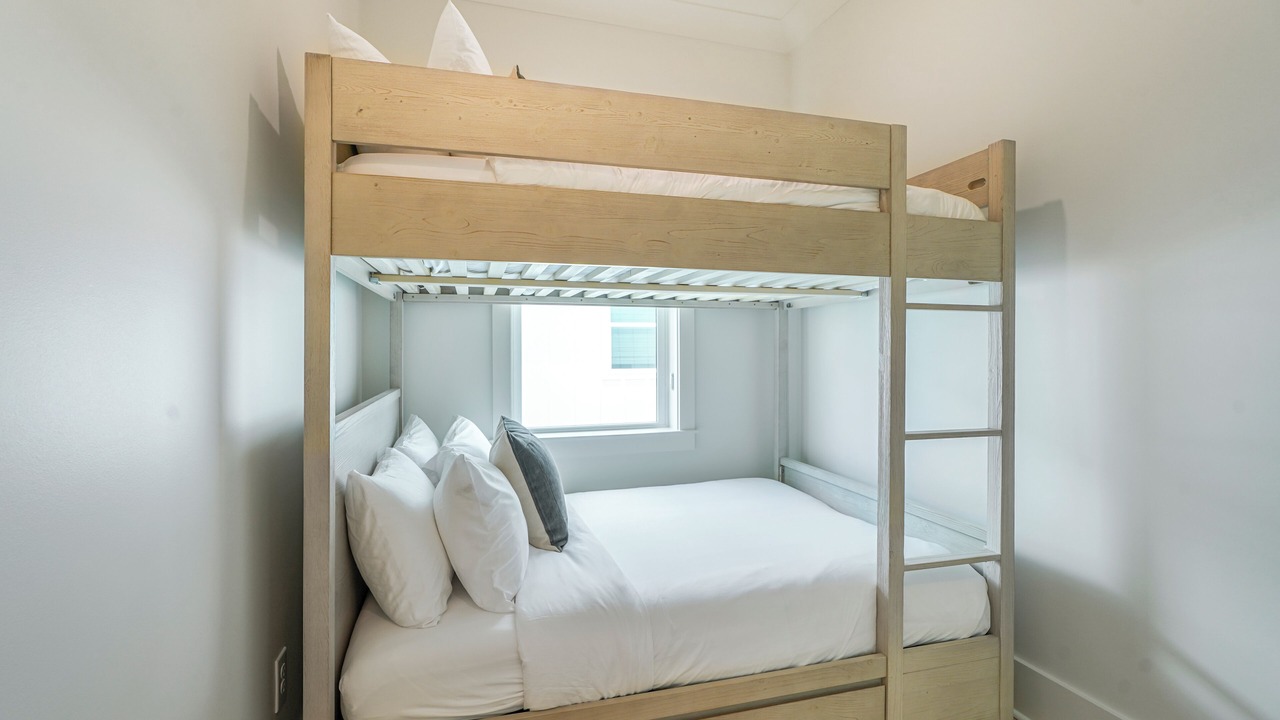 Photo of Bedroom in Henderson Point