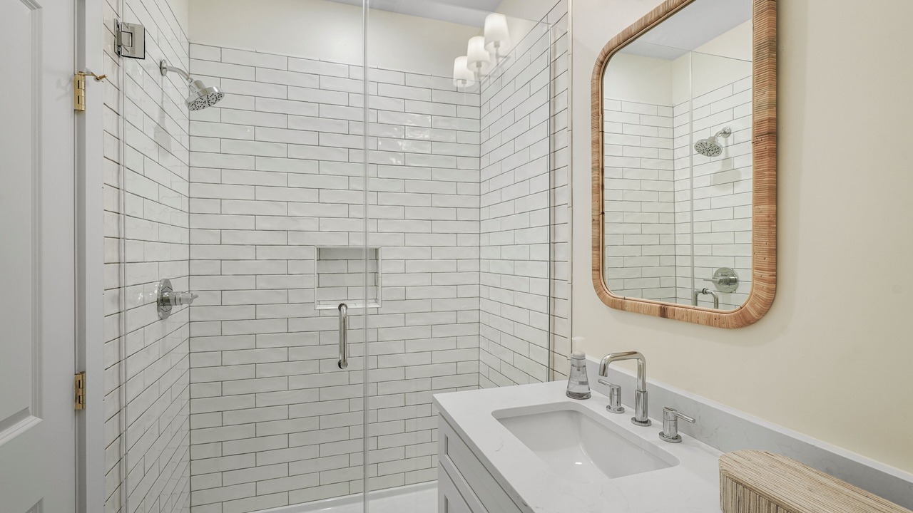 Photo of Bathroom in Henderson Point