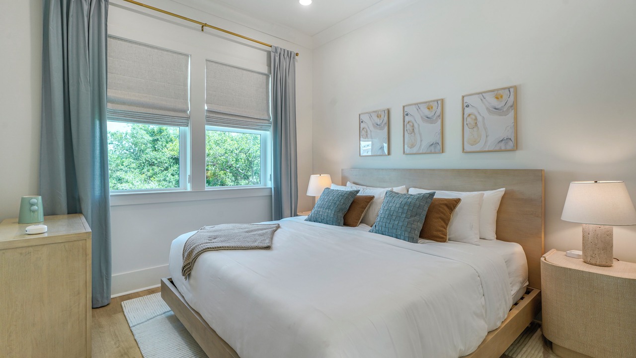 Photo of Bedroom in Henderson Point