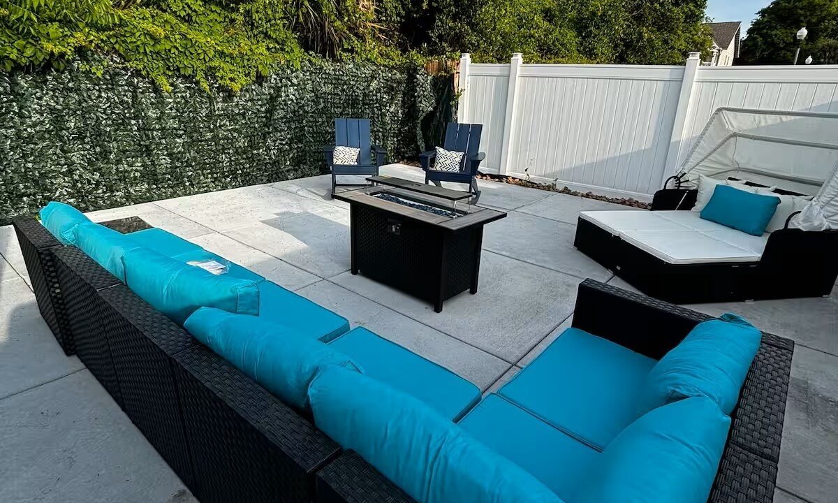 Photo of Patio Balcony in Old East Hill