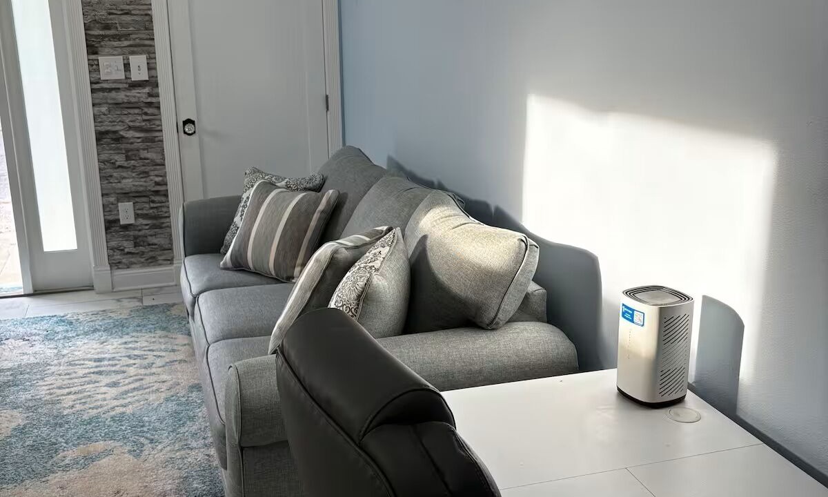 Photo of Livingroom in Old East Hill
