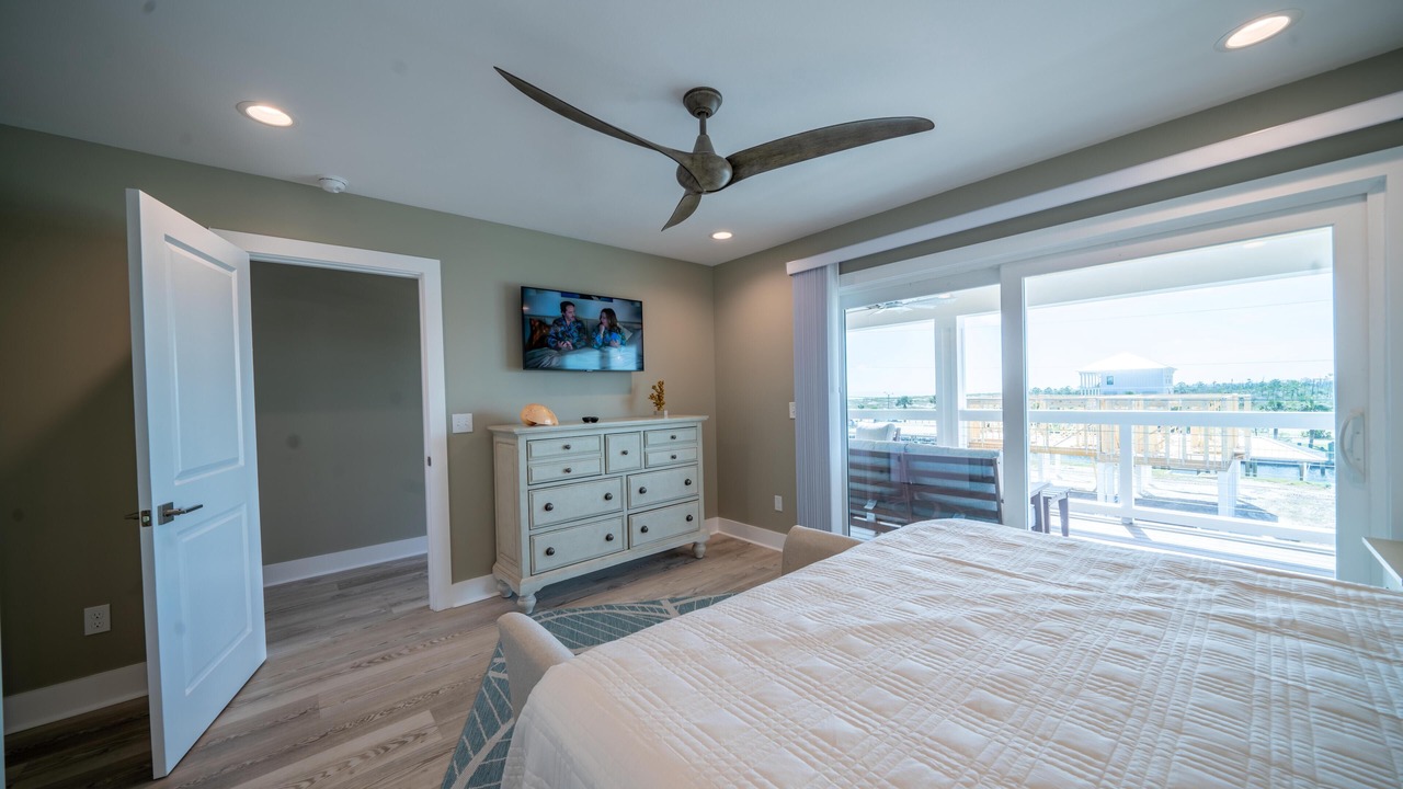 Photo of Bedroom in Mexico Beach