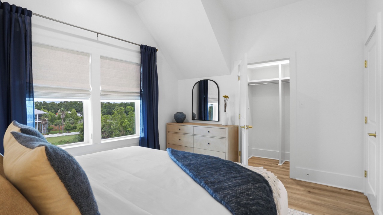 Photo of Bedroom in Henderson Point