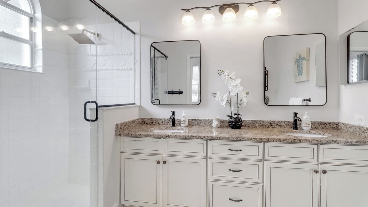 Photo of Bathroom in Central Naples