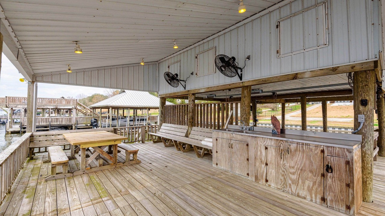 Photo of Outdoor in Oscar